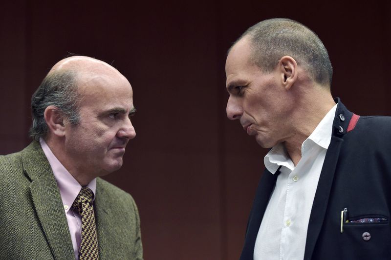 © Reuters. Guindos dice Europa negocia un tercer rescate para Grecia de 30.000-50.000 mlns 