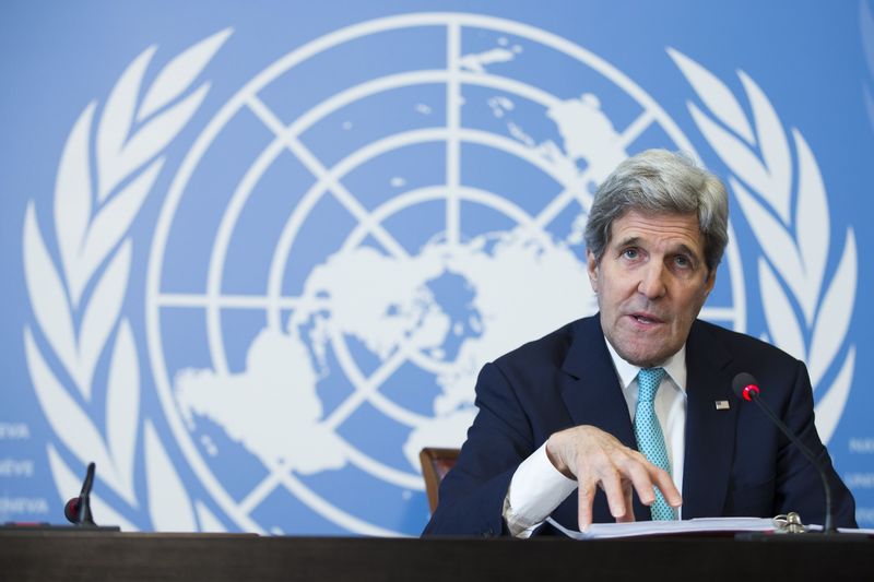 © Reuters. U.S. Secretary of State Kerry gestures during a news conference after he delivered remarks to the United Nations Human Rights Council in Geneva