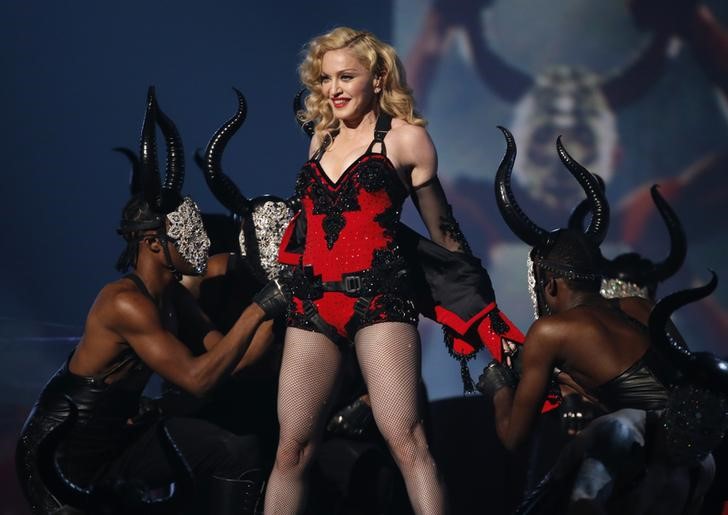 © Reuters. Madonna em apresentação no Grammy, em Los Angeles