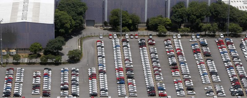 © Reuters. Veículos novos da Ford vistos no estacionamento da fábrica em São Bernardo do Campo