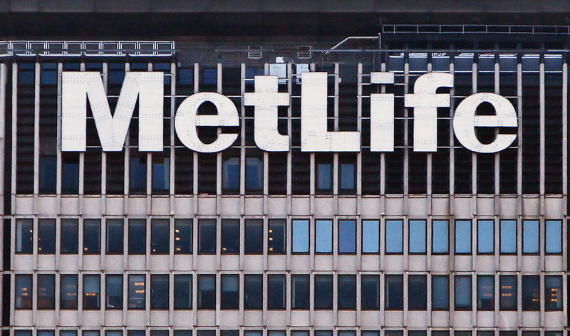 © Reuters. The MetLife building is seen in New York in this file photo