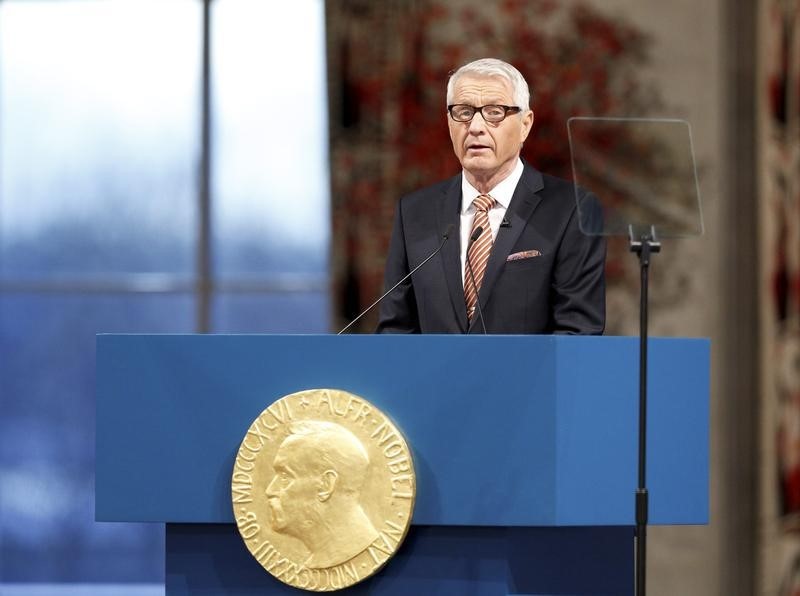© Reuters. تنزيل درجة رئيس لجنة نوبل للسلام لأول مرة في تاريخ الجائزة