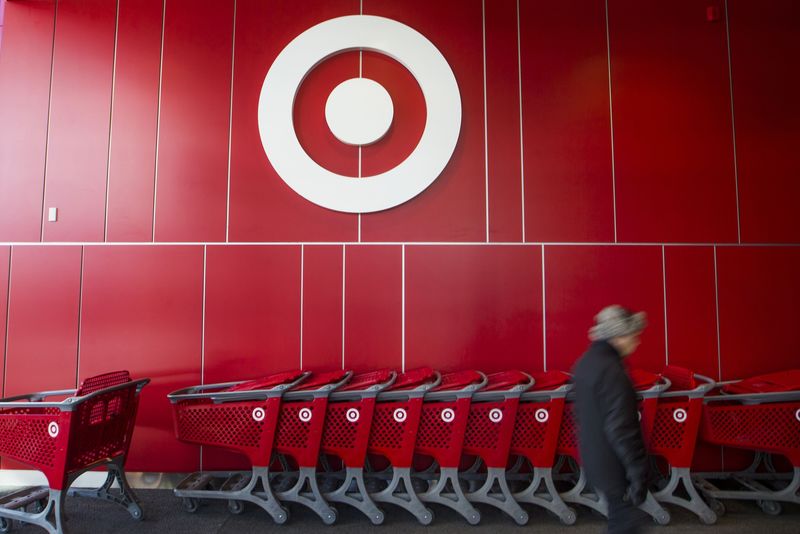 © Reuters. Target planea eliminar miles de empleos  