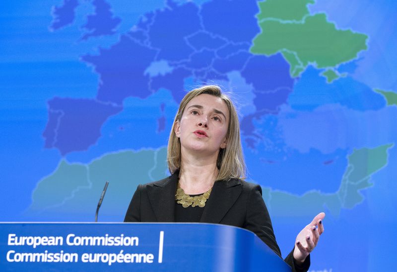 © Reuters. European Union Foreign Policy Chief, Mogherini, speaks at a news conference on the European Neighbourhood Policy in Brussels