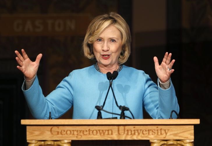 © Reuters. Hillary Clinton speaks on "Smart Power: Security Through Inclusive Leadership"  at Georgetown University in Washington