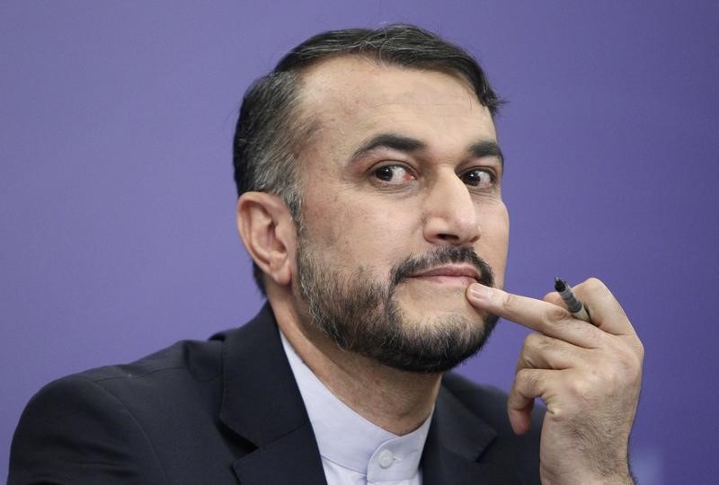 © Reuters. وسائل اعلام رسمية: إطلاق سراح دبلوماسي إيراني خطف في اليمن في 2013
