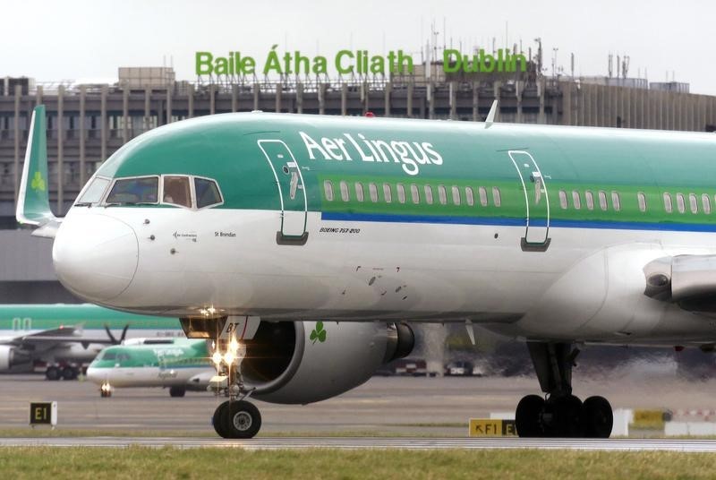 © Reuters. El Gobierno irlandés espera nueva oferta de IAG por Aer Lingus 