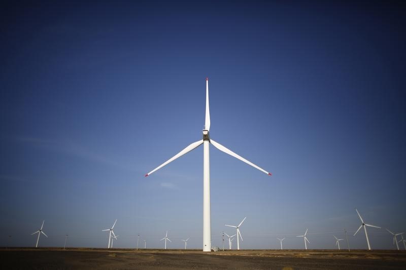 © Reuters. الصين تتعهد بدعم الطاقة النظيفة وإعادة هيكلة الصناعة