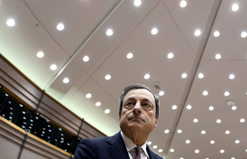 © Reuters. المركزي الأوروبي يبدأ برنامج شراء سندات بتريليون يورو في 9 مارس