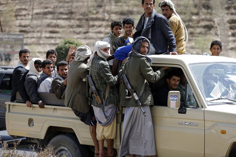 © Reuters. الحوثيون يسيطرون على مقر أمانة الحوار الوطني وهادي يصر على مغادرتهم صنعاء