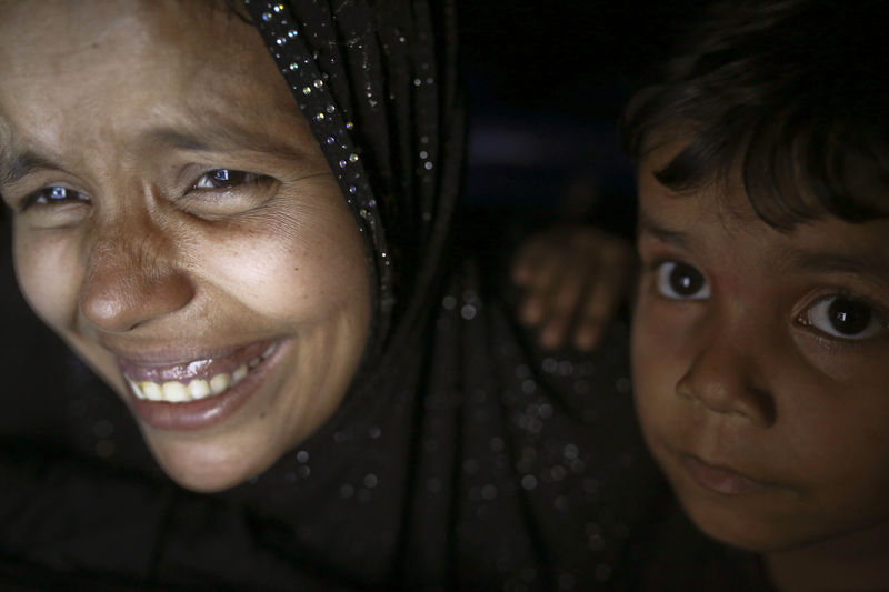 © Reuters. Los apuros y el sufrimiento marcan la vida diaria de unos 2.000 millones de mujeres, según Gallup