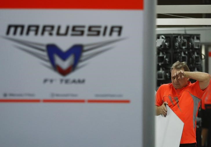 © Reuters. ماروسيا يخوض السباق الافتتاحي لموسم فورمولا 1 عقب اجتياز سيارته لاختبارات التصادم