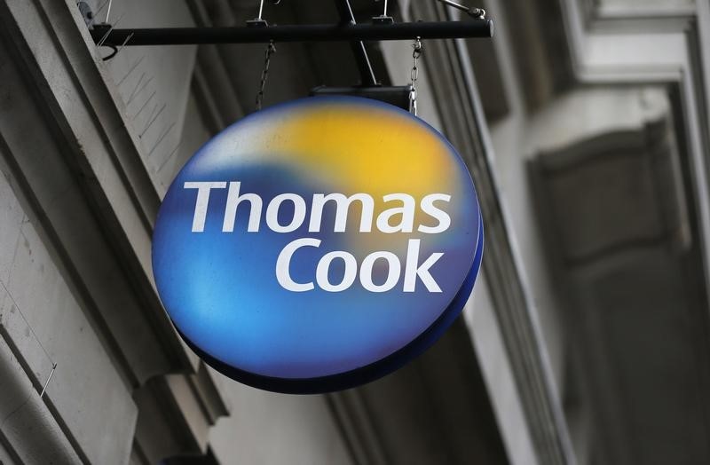 © Reuters. A sign is seen outside a Thomas Cook shop in central London