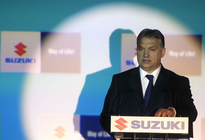 © Reuters. Hungary's Prime Minister Orban speaks at the unveiling ceremony of the new Suzuki Swift at Suzuki Motor Corp's plant in Esztergom