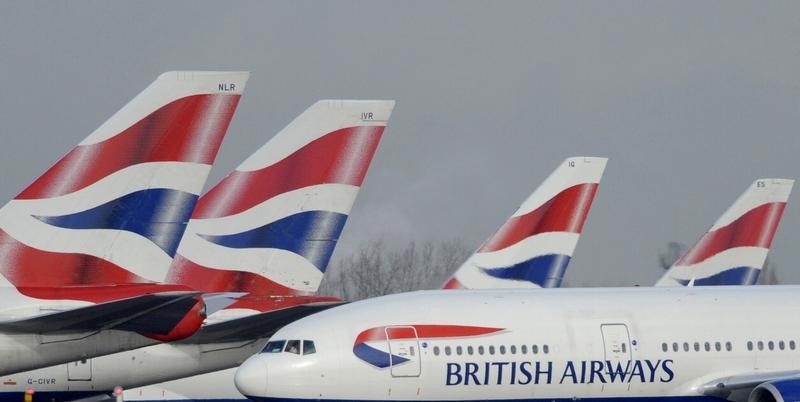 © Reuters. طائرة ركاب بريطانية تعود إلى هيثرو بسبب عطل فني