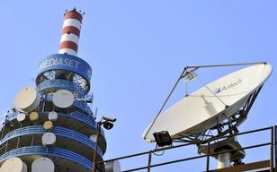 © Reuters. Mediaset tower is seen in neighbourhood Milan