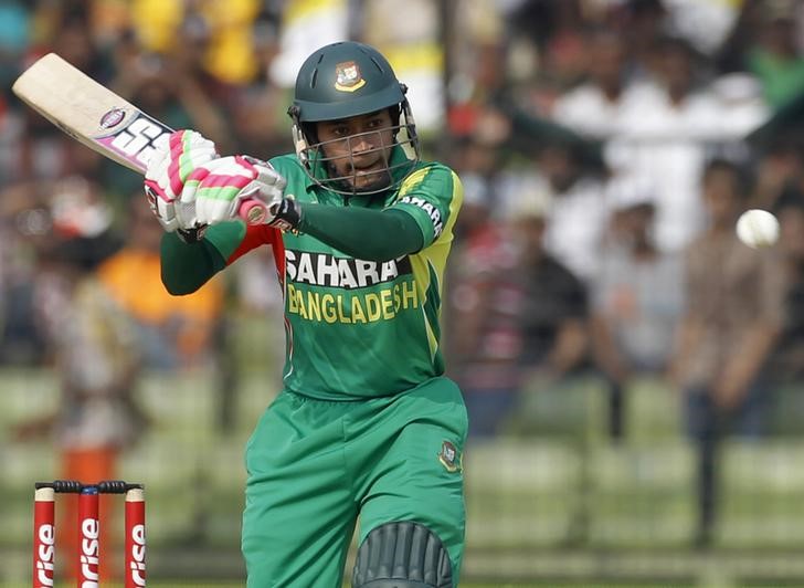 © Reuters. Bangladesh's captain Rahim plays a ball against India during their Asia Cup 2014 ODI cricket match in Fatullah