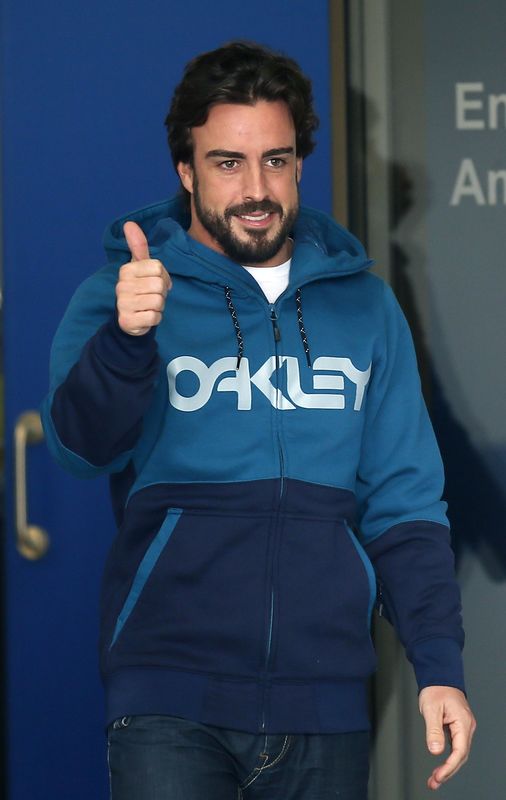 © Reuters. McLaren rebaja el tono de las informaciones sobre la amnesia de Alonso