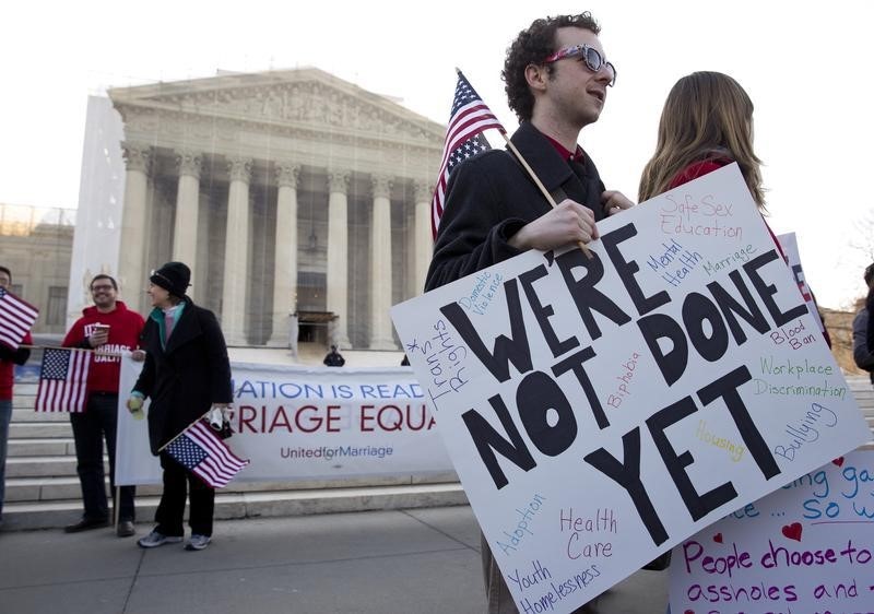 © Reuters. Obama presenta un documento ante el máximo tribunal de EEUU apoyando el matrimonio gay