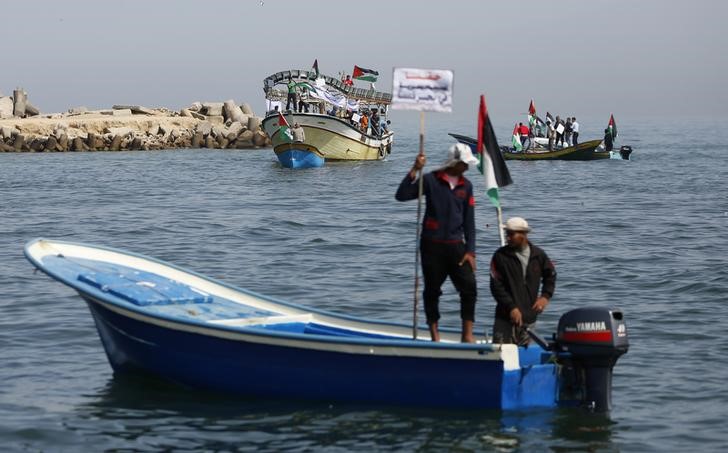 © Reuters. مسؤولو مستشفى: مقتل صياد فلسطيني في إطلاق نار اسرائيلي على قوارب