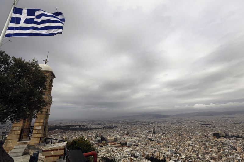 © Reuters. LES GRECS POURRAIENT ÊTRE CONSULTÉS SUR L'AVENIR DES RÉFORMES