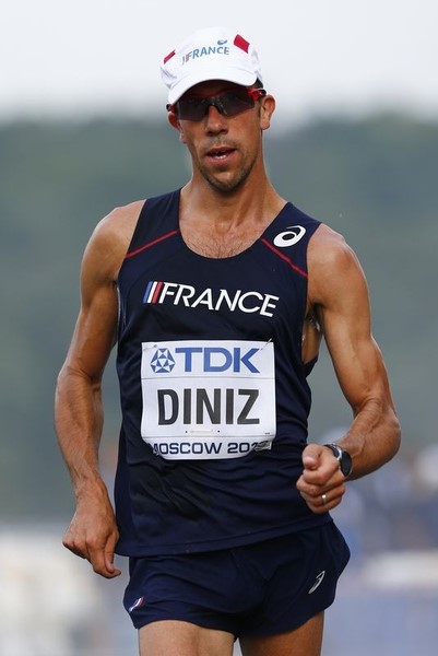 © Reuters. الفرنسي دينيز يحطم الرقم العالمي لسباق المشي 20 كيلومترا