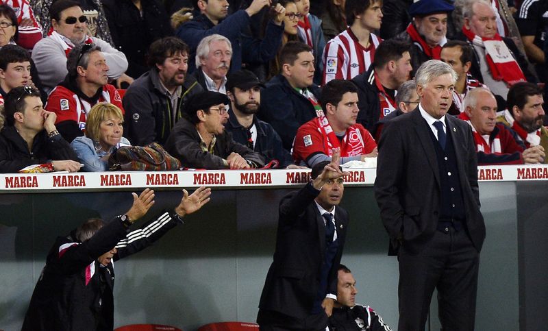 © Reuters. ريال مدريد المتراجع يأمل في دفعة أمام شالكه مع عودة مودريتش