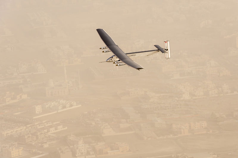 © Reuters. LAVION SOLAIRE SOLAR IMPULSE 2 ENTAME SON TOUR DU MONDE