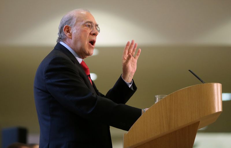 © Reuters. Angel Gurria, Secretary-General of the Organisation for Economic Cooperation and Development (OECD) speaks during the launch of the economic survey of the United Kingdom, at the Treasury in London