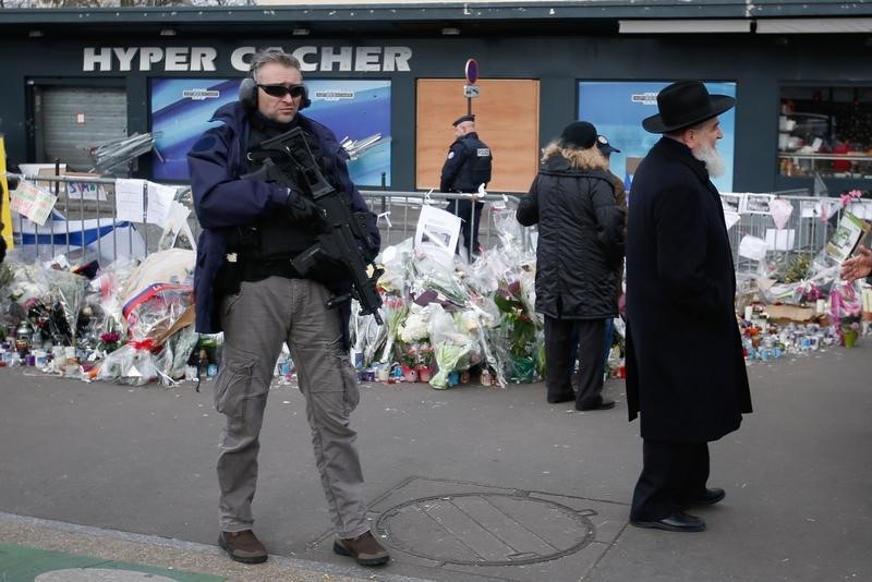 © Reuters. DES GARDES À VUE DANS L'ENQUÊTE SUR LES ATTENTATS DE JANVIER