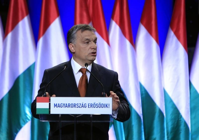 © Reuters. Hungarian Prime Minister Orban gestures during his annual state-of-the-nation speech in Budapest