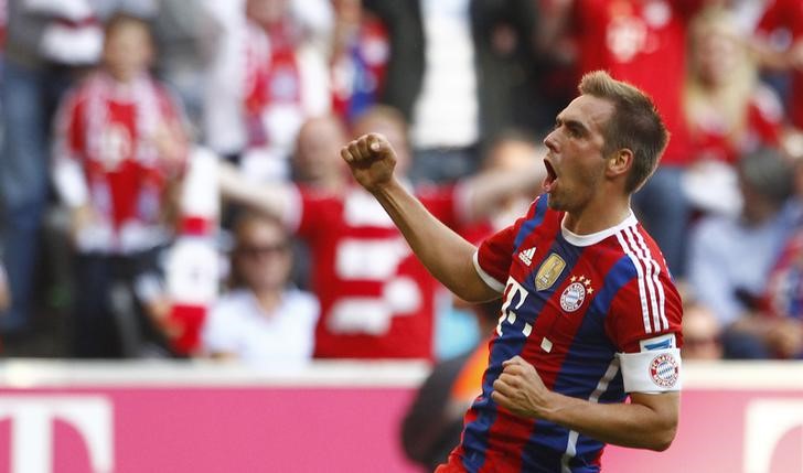 © Reuters. Capitão do Bayern de Munique, Philipp Lahm, durante partida contra o Werder Bremen