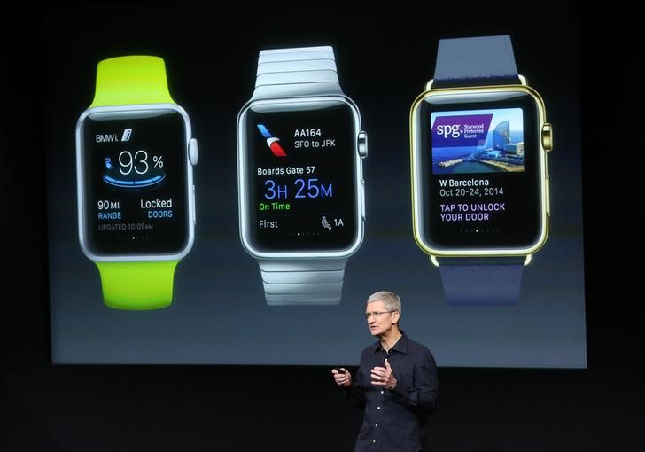 © Reuters. Todos los ojos puestos en Tim Cook por el lanzamiento del reloj de Apple