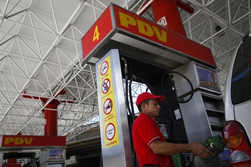 © Reuters. مسؤول أمريكي: لا أثر مباشرا على قطاع النفط الفنزويلي لعقوبات أمريكية جديدة