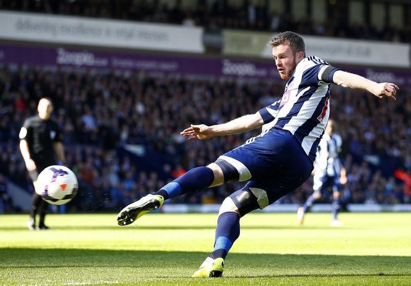 © Reuters. West Bromwich Albion's Brunt scores against Tottenham Hotspur during their English Premier League soccer match in West Bromwich