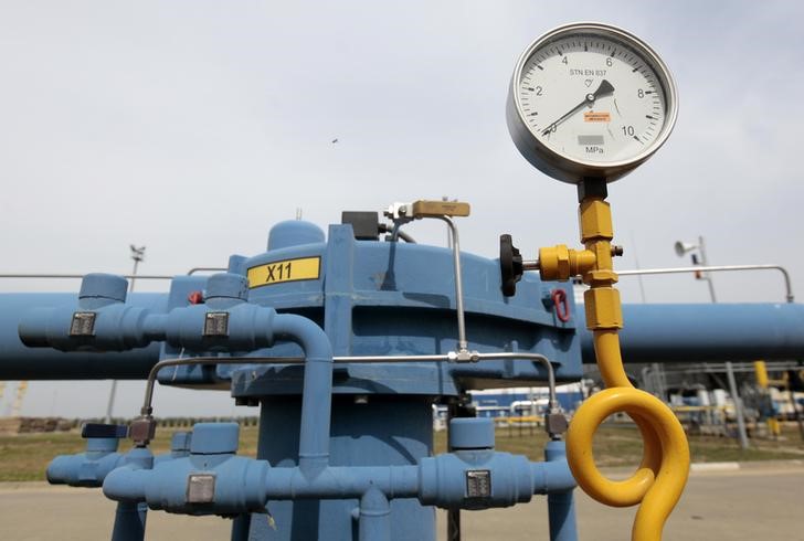 © Reuters. Датчик давления на газокомпрессорной станции в Словакии