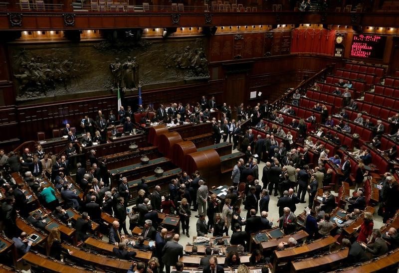 © Reuters. A general view of the Chambers of Deputies as voting begins for a new president, in Rome