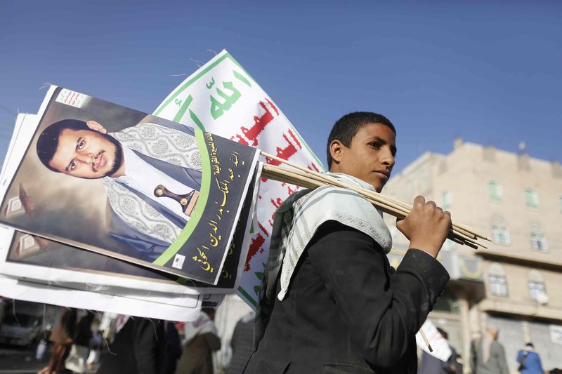 © Reuters. زعيم الحوثيين يتهم دولا خليجية بدعم القاعدة في اليمن