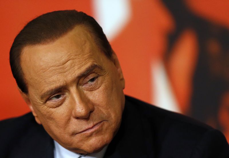 © Reuters. Un tribunal italiano ratifica la absolución de Berlusconi en caso de prostitución