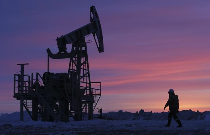 © Reuters. Станок-качалка на нефтяном месторождении Башнефти в селе Николо-Березовка