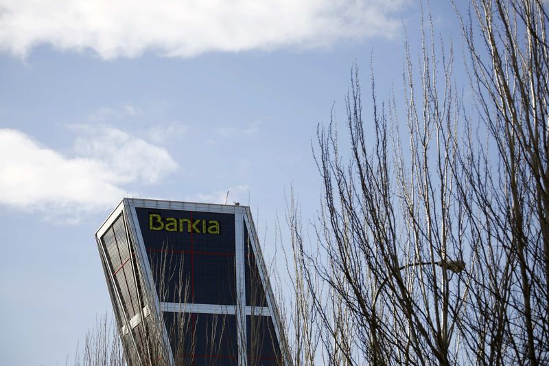 © Reuters. Bankia emite 1.000 millones en cédulas hipotecarias a 10 años
