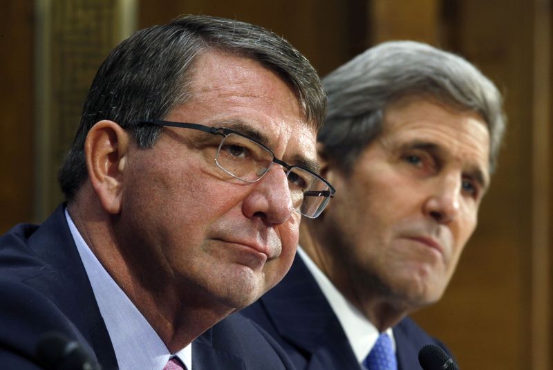 © Reuters. Kerry and Carter testify at hearing on Capitol Hill in Washington