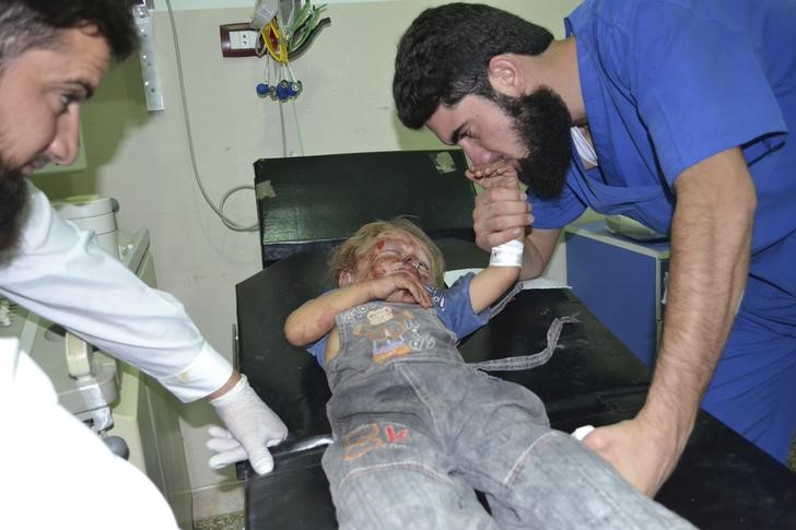 © Reuters. جماعة حقوقية تتهم الحكومة السورية بالمسؤولية عن غالبية وفيات العاملين في المجال الطبي