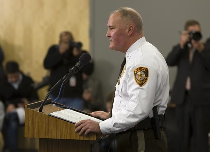 © Reuters. St. Louis county police chief Belmar speaks during a news conference in Weldon Springs