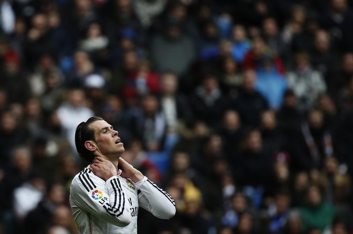 © Reuters. Real Madrid's Balereacts after a missed scoring opportunity against Real Sociedad during their Spanish first division match in Madrid