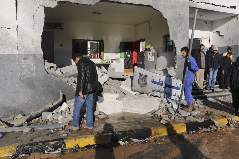 © Reuters. Local da explosão em Trípoli 
