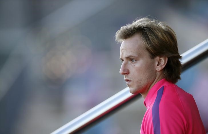 © Reuters. Barcelona's Rakitic attends a training session at Joan Gamper training camp near Barcelona