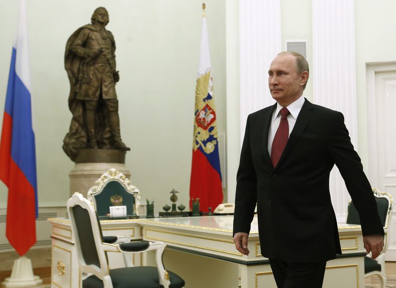 © Reuters. الكرملين: بوتين يلتقي مع رئيس المحكمة العليا