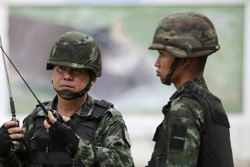 © Reuters. الجيش التايلاندي يحذر من تنظيم مظاهرات مناهضة للمجلس العسكري الحاكم