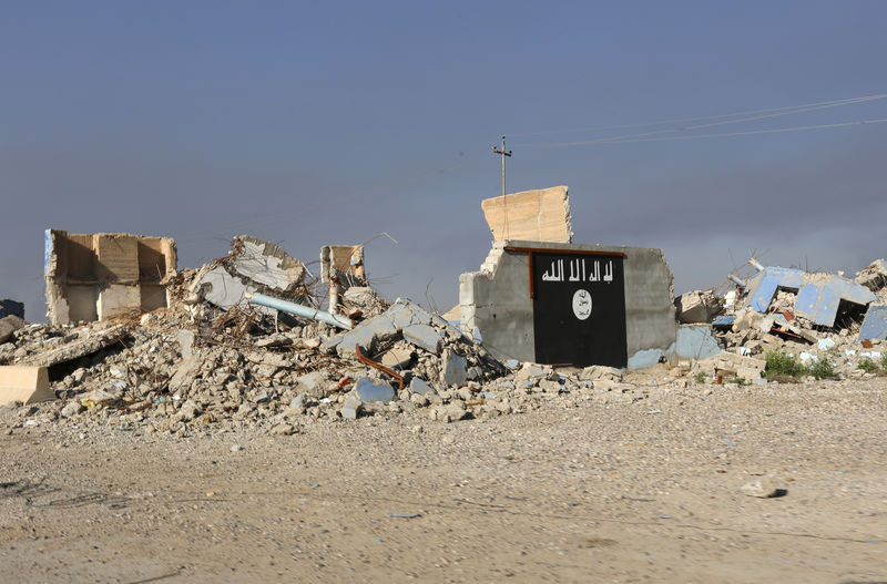 © Reuters. قوات التحالف تنفذ 11 غارة ضد تنظيم الدولة الإسلامية